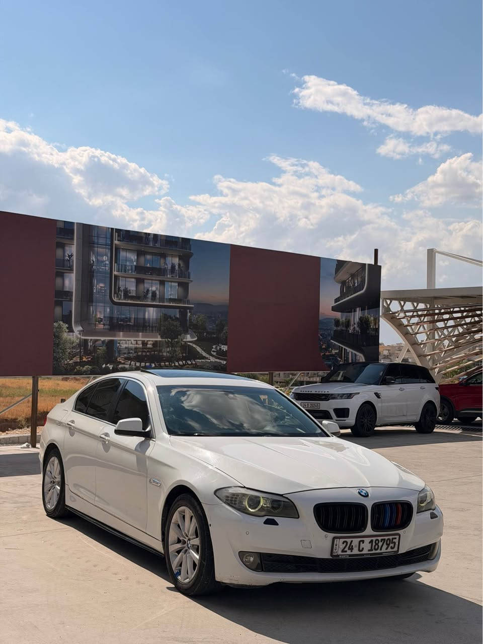 Bmw 2012 شركة عروش F10
بي ام ٢٠١٢ محرك ٦ سلندر نوزل قصير  بنزين مرغوب f10 
ماشية ٢٨٠km
خليجي داخل اصفر فول فول 
سيارة شركة عروش 
مواصفات فول فول
كشنات جلد تدفيئة 
كشنات كهرباي ميموري 
شاشة 
٥ كاميرة 
مراية شفط
فتحة حجم كبير 
٣ گير كير شفط 
٣ مود سبورت +يكو+ كومفورت +سبورت 
٥ بردة
صبخ/ جملوخ و ربع باب يعني قطعة و نص بدون دواخل و ارباك شرط 
كير محرك شرط 
مكاني دهوك 
سعر ١٢٥ورقه بس بيع 
***********واتس اب كورك دهوك, العراق
