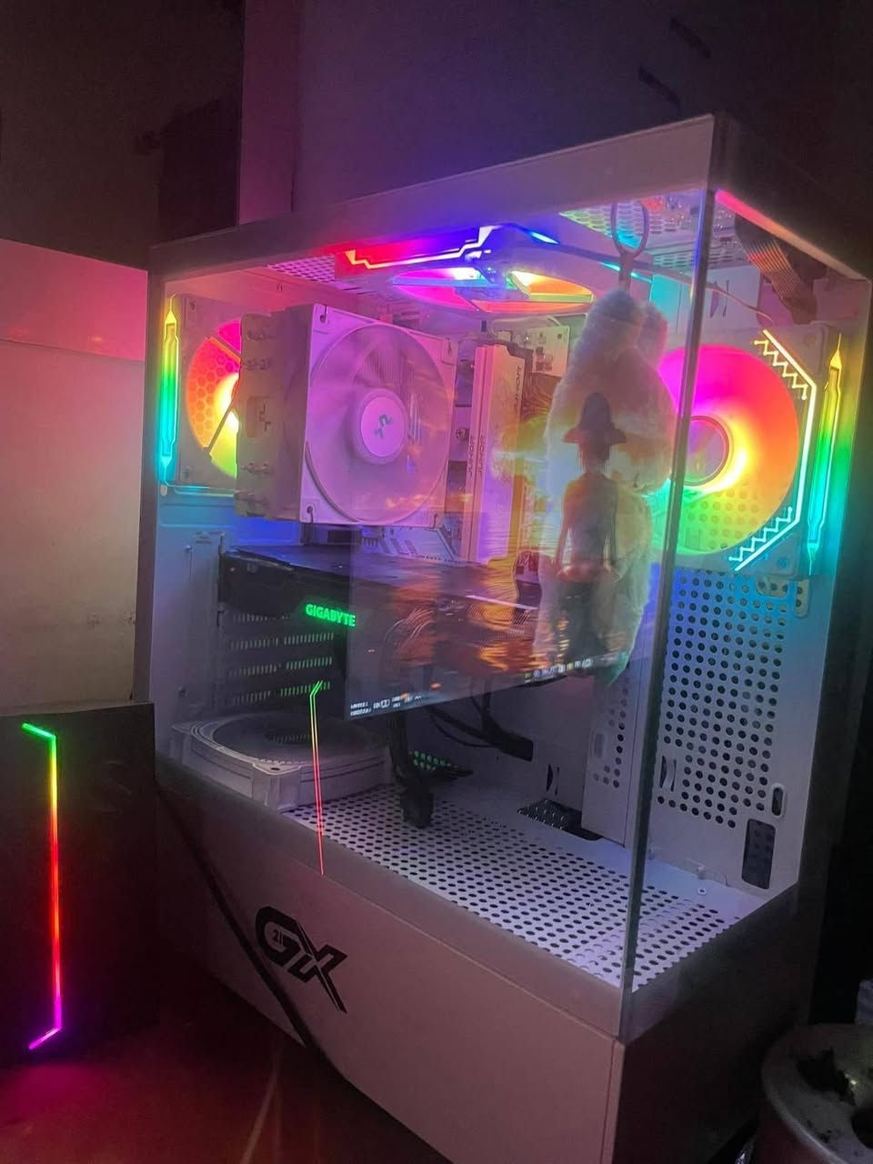 سيت اب كامل للبيع 
Razen5 3600s amd
ssd256
Ram32
Rtx2060 supper 
4van 
مع شاشه mass 240 hz
حجم 27

وسماعه سبيكر

سماعة خارجية عدد 2

وكيبورد ميكانيكل

ماوس دراكون 

كرسي كيمنك

ميز كيمنك مع إنارة LED

استخدامها كلش قليل وسبب البيع التزامات يومية  
الرقم:*********** 
مكاني كوت /شارع الهورة
