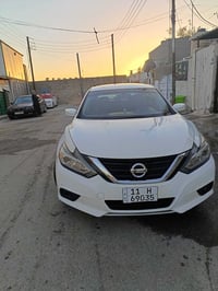 نيسان التيما 18.  SV محرك 2500 ماشية 119   بيها قطع صبغ ابيع حزام محرك...