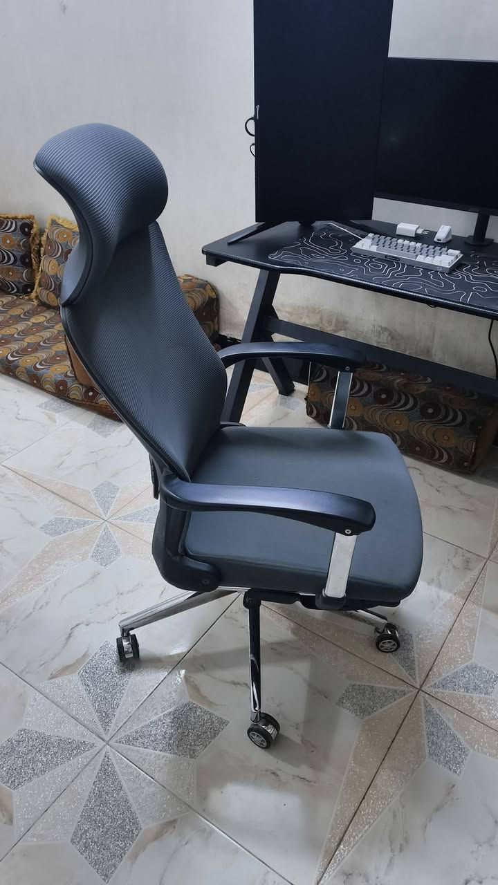 سيت اب كامل للبيع 
مواصفات الكيس
1- CPU I5 14600K
2- GPU 5070 MSI 3 FAN
3- M.B ASUS Z690 PLUS D4
4- RAM 32 GB DDR4
5- SSD 1T + HDD 500GB
6- COOL FAN DEEPCOOL 
7- P.S 750 WATT
8- CASE D4
 الشاشات
1- 2K MSI 240Hz
2- 2k Patriot 240Hz
الملحقات
1- Mouse 
2- Kybord Redragon
3- جوستك PS5 
4- UPS OFFLINE 3000
5- ميز 
6- كرسي
للإسفسار واتساب 
***********
