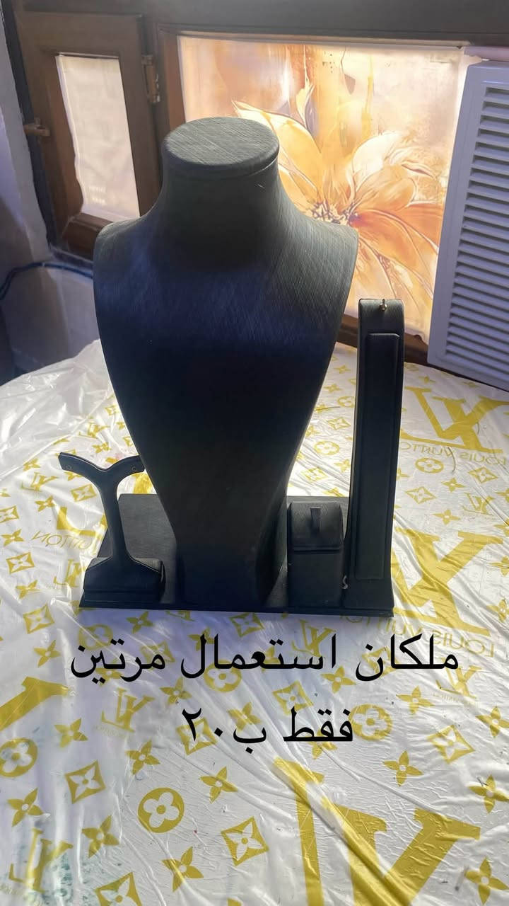 لا توجد تفاصيل

نص مكتوب في الصور:
- ورد ابيض وردي واسفنج استخدام مرة وحدة ب ١٢٥
- ملكان استعمال مرتين فقط ب ٢٠
- قند الزوج به
- صينية حلقات كاملة بـ ١٥
- ب ٦ ألف
- صينية خشبية جديدة ب٥
- سعرهم ٦ الف
- تول سمائي ٥ امتار ب ٣
- جديد