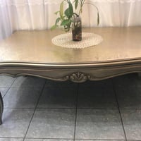 تخم زان تركي ٨ مقاعد مع طبلة وسطيه ماخذته من اثاث القند ب3ملايين رايدي...