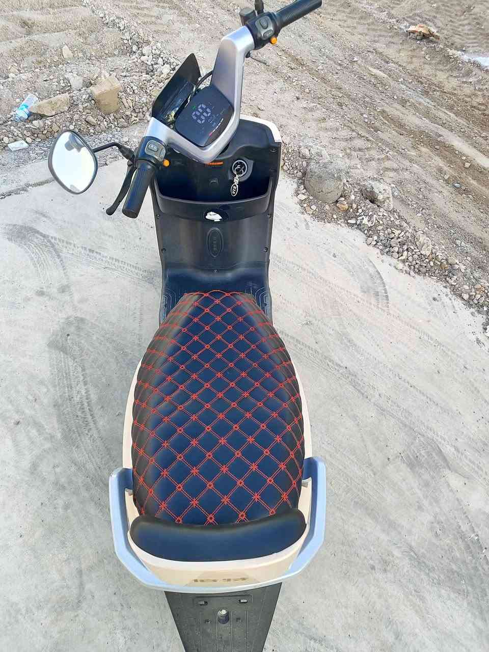 سلام عليكم.. شحن للبيع E9 2025
6 بطاريات شرط الفحص نظافتهن 90 من 100 شرط شرط انطيهن الدراجه كل عيب مابييها تمشي  شرط الفحص من عقل وملف من كلشي فقط السكان بي ثگل وميلان يرادله تعديل ماشه وصجمات يكلف 36 الى 40 الف بلزايد الدراجه بيها نضام R رجوع للخلف ونضام بارك P العنوان كركوك حي الواسطي،***********
