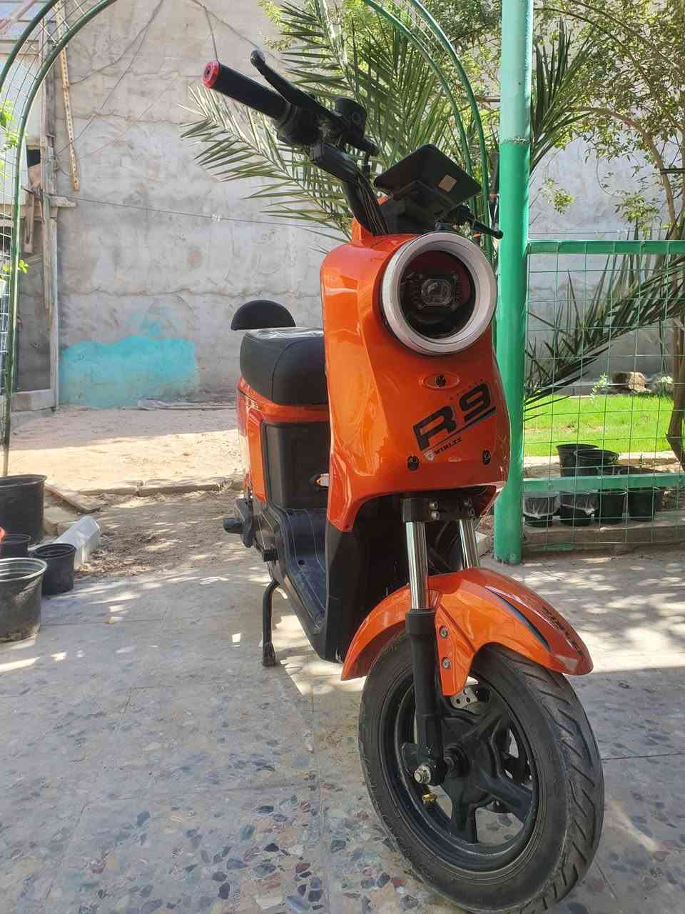 سلام عليكم دراجه حلوه عوزها بطاريات بس كلشي يشتغل بيها 
سعرها 200 وبيها مجال مكاني بصره ابو الخصيب مقابيل صناغية حمدان للأستفسار ***********

