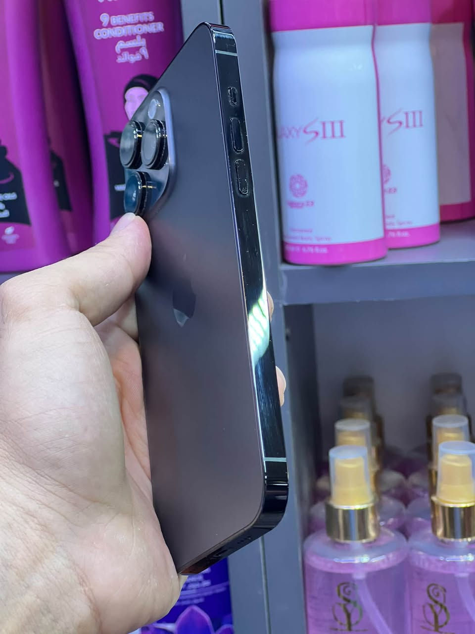 أيفون 14 برو ماكس 🖤
شريحه ألكترونيه 
بطاريه 90%🔋
ذاكره 256
نظافه 100%
السعر800ألف قفل  كامل ملحقات + لزكه كفر هديه 🎁
متوفر بيع  بل نقد والأقساط لحاملي بطاقه ماستر الرافدين 
***********

