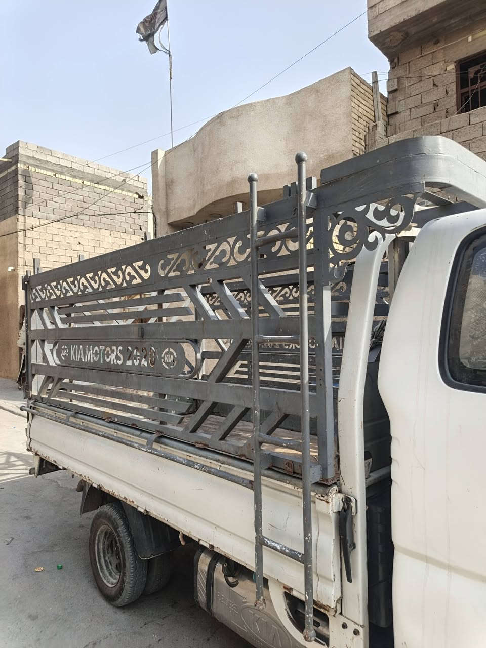 سلام عليكم محجر البيع السعر 250وبي مجال ***********مكاني بغداد الشعب
