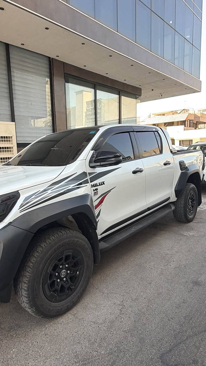 سلام عليكم اخوات لبيع بيكم جي ار السعودي ام المنفاخ دبل سنتر لوك  مديل ٢٠٢٤ مغلف ppf السياره ماشيه ٢٥ الف ونضافه فول مكفوله من بارد وصبغ مكان سياره بغداد السعر ٤٢٥ ورقه لتواصل ***********
