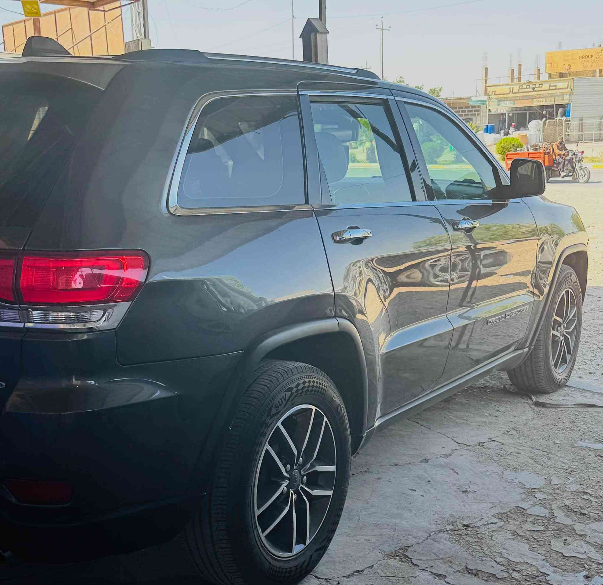 شعندك مراوس راسلني واتساب 
جيب ٢٠٢٠  
رقم بغداد س محرك3600
امريكي حادثها جاملغ خلفي وبابين كلير سونار مرفق 
بدون ارباك 
بجم كبس
بنوراما
بصمة بيبان 
بصمة تشغيل 
تشغيل عن بعد
جنطة كهرباء
كشنات امامية كهرباء 
ستيرن كهرباء تدفئه
شاشه جبيره 
كامره خلفيه
حساسات 
ماشية 155 الف كيلو 
رادار جانبي
وبعد بيها مواصفات 
مكاني بابل مسيب
***********
