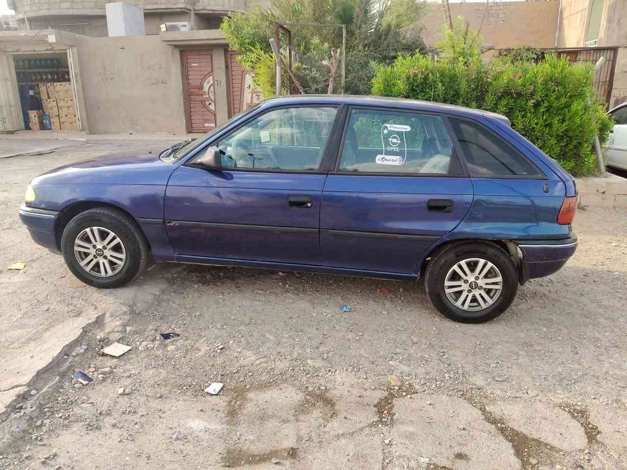 سلام عليكم للبيع اوبل استره حجم 16 موديل 92 رقم نينوى دولي 12 بدون أي ضرر صبغ دواير ودوسات كير محرك شرط سياره جاهزه ما تصرف عليهاا دينار شرط تحويل من شرعي كابون بانزين ما ستر  السعرر 43بيها مجال بسيط أي استفسار تصال بل رقم ***********
