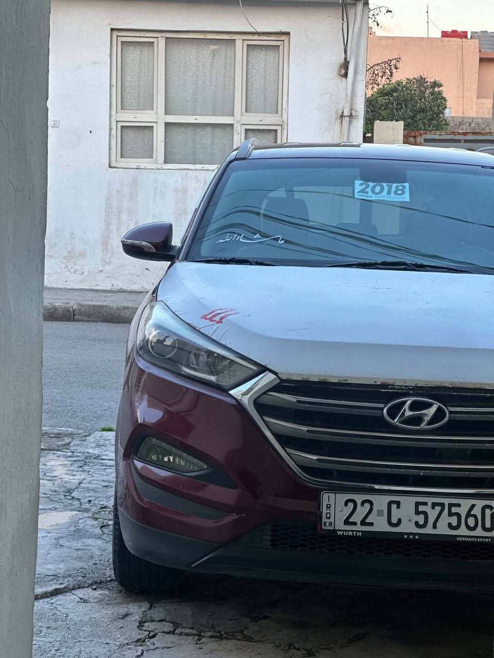 توكسان موديل 2018 امريكي 
بيها قطتعين بدون دواخل 
بوند جامله امامي 
مكانها دهوك 
مكينه جي تي اي
مراوس الانترا 
سعرها 125 مجال
خاص ماجواب 
***********
