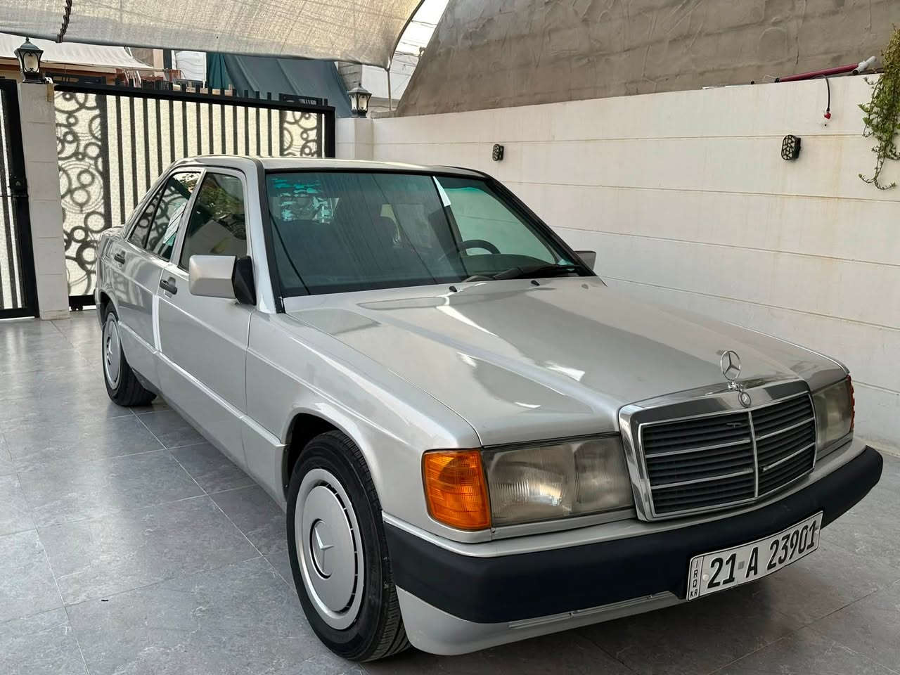 للبيع مارسيدس 190طيارين موديل 93كيرومحرك ونجي تبريد رقم سليماني دولي بسمي شرط تحويل و كاله صبغ عام للجمالي سعر50 شويه بي مجال***********/***********مكان سياره كركوك
