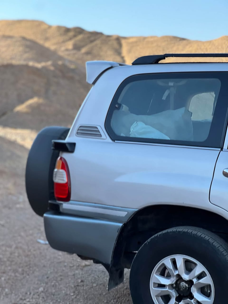 سلام عليكم
مونيكا 2003فول موصفات
سياره مرتبة ونظيفة جاهزة
مصبوغه حزام جماليه
بطاين نظيفة
مكينة وكير برادو6سلندر 
بيه منظومة غاز 
السعر 120وبيه مجال حك الجيه 
رقم الهاتف ***********
***********
