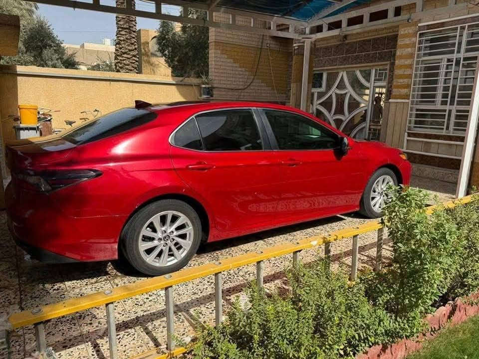 السلام عليكم
عرض 2023 TOYOTA CAMRY LE
سياره بدون صبغ فقط بارد 
Eco_normal_Sport  
محرك 4 سلندر 
رادار امامي  
قيادة ذاتية    
ارباگات بيلادي بدون ايرباك 
عداد المسافة 29,000mi مايل 📏 
رقم الشاصي موجود في الصور 
مكان سياره الكوت 
السعر  215
 مرقم واسط
 واتس موجود
  ***********
***********
