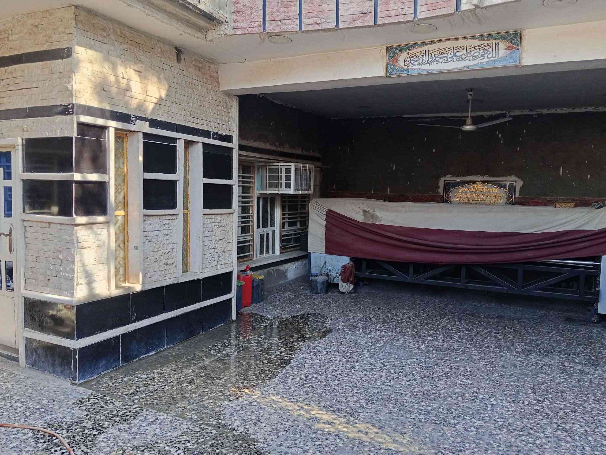 بيت للبيع الكمالية بداية شارع 70سدة فرع البيت طابقين 4غرف نوم مع اسويت كامل مع 3حمامات مطبع واستقبال وصاله وكراج المساحة 211طابو صرف
***********
