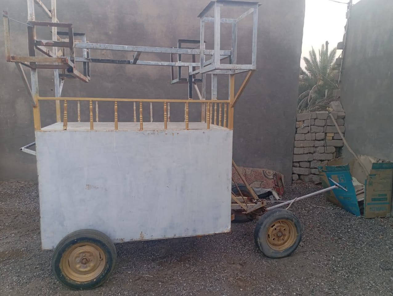 عربانه للبيع 
حديد ثقيل
السعر 250 وبيه مجال
المكان ناصريه _سوق الشيوخ 
للاستفسار اكثر ع الواتساب ***********
