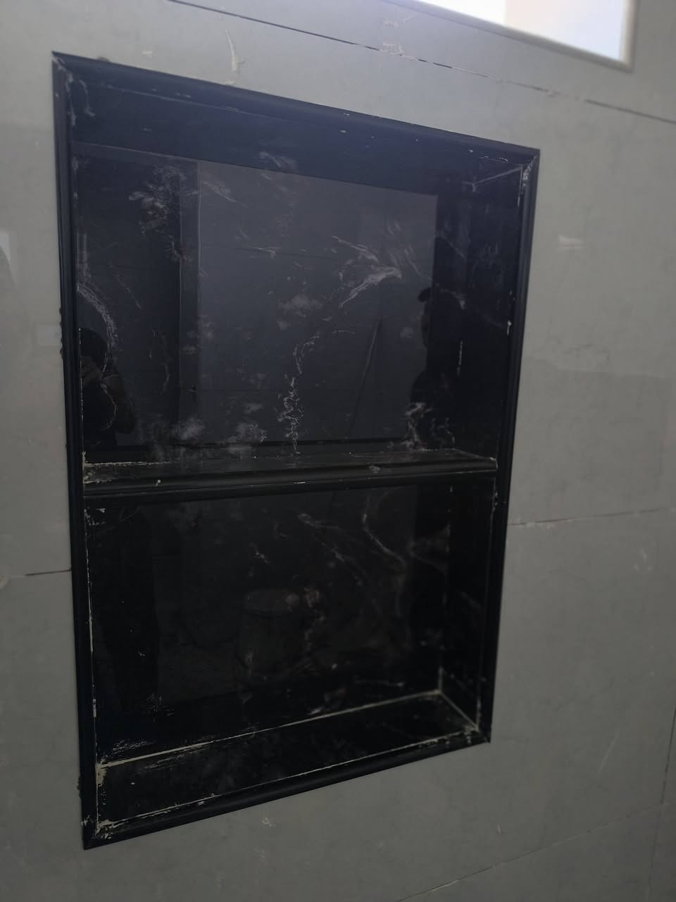 خلفه سيراميك متفرغ مناسب جدا شغل استلام مهندس شرط حتلو مقاول اطلع ويا ***********
