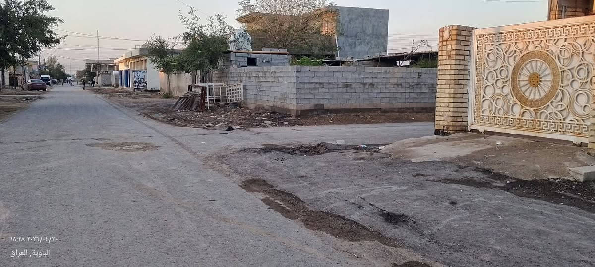 بيت ركن على شارع ١٥ و الفرعي ١٠ مساحة ٣٧٥ متر جنس العقار طابو سكني صرف باسمي طابق واحد استقبال ٧*٤.٥ هول ٤*٥ غرفة نوم ٥*٤ غرفة نوم ثانية ٤*٤ مطبخ ٤*٦  حمام ٣*١٧٥ تواليت شرقي و غربي و تواليت خارجي و حمام مخزن خارج البيت ٣*٤ كهرباء خطين كيبلات ٣ فيز نظامي تأسيس بواري خطين خفيف و ثقيل تأسيس ماء بواري بلاستيك مسلح و ماطور ماء بوستر ٣ خزانات مال على البيتونة و الرابع على التواليت و الحمام الخارجي ١٥٠٠ لتر نظام كاميرات المراقبة منصوب و تأسيس بواري دفن إنارة البيت سبورتلايتات و مصابيح حديثة الارضية موزائيك كاشي عراقي راقي و سيراميك البيت متر و عشرين تاريخ البناء ٢٠٢٠ بناء طابوگ جمهوري علما بان المنطقة مخدومة ماء و كهرباء و مجاري امطار و رابط مجاري صرف صحي ( الثقيل ) و تبليط العنوان بغداد سريع السياحي منطقة الشاعورة ام جدر حديقته ١٥٠  البيت  مطلوب اسكان ١٥ مليون القسط الشهري ١٧٤ الف بالشهر تنزل من السعر الكلي ***********

نص مكتوب في الصور:
- دار للبيع
- المساحة (٣٧٥) متر
- النزال ٢٥ الواجهة ١٥
- ***********
- ١٨:٢٨ ٢٠٢٦/٠٤/٣٠
- البادية, العراق
- الباوية, العراق
- ١٨:٣٨ ٢٠٢٦/٠٤/٣٠
- ١٨:٣٧ ٢٠٢٦/٠٤/٣٠
- ١٨:٣٧ ٢٠٢٦/٠٤/٢٠ الباوية, العراق