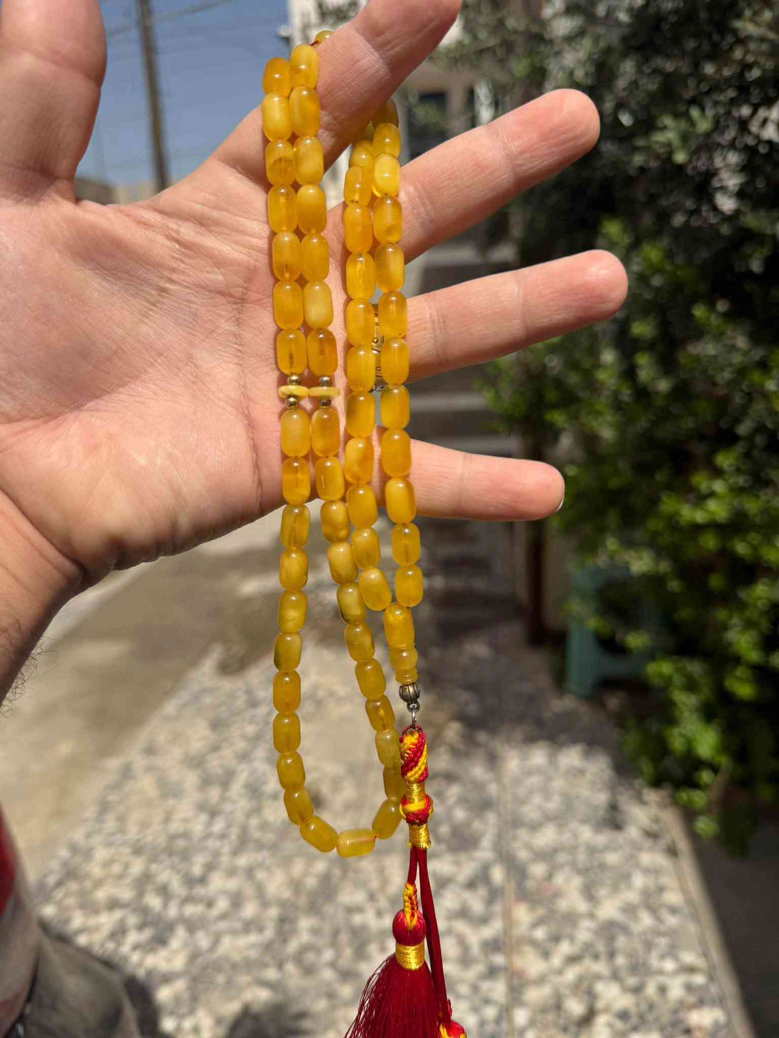 مسباح كهرب حر طبيعي
مسباح كهرب حر طبيعي قطعه جدا حلوه صافيه وماخذه لون 
عدد الحبات ٦٥ حبه 
وزنها ٣٠ غرام 
سعرها ٣٠٠ الف 
مكاني بغداد
