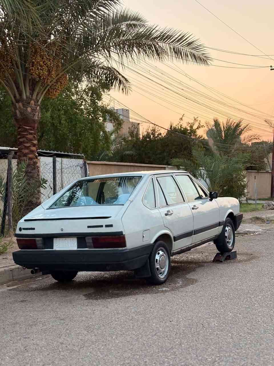 برازيلي موديل 1986 بيهه رشه بسيطه على البنيد والباقيي بلاد تبريد ميشتغل مكينه كير بلاد 4كير مكانهه الرمادي رقم بغداد السياره  ***********
