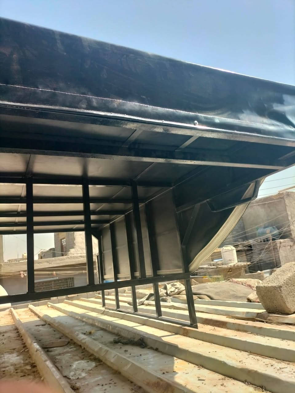 محجر ستوتة للبيع مع جادر اصلي
كامل مع المرايات جديدة وبراغي المحجر

مكاني بغداد الرشاد

الشراي يتصل***********
