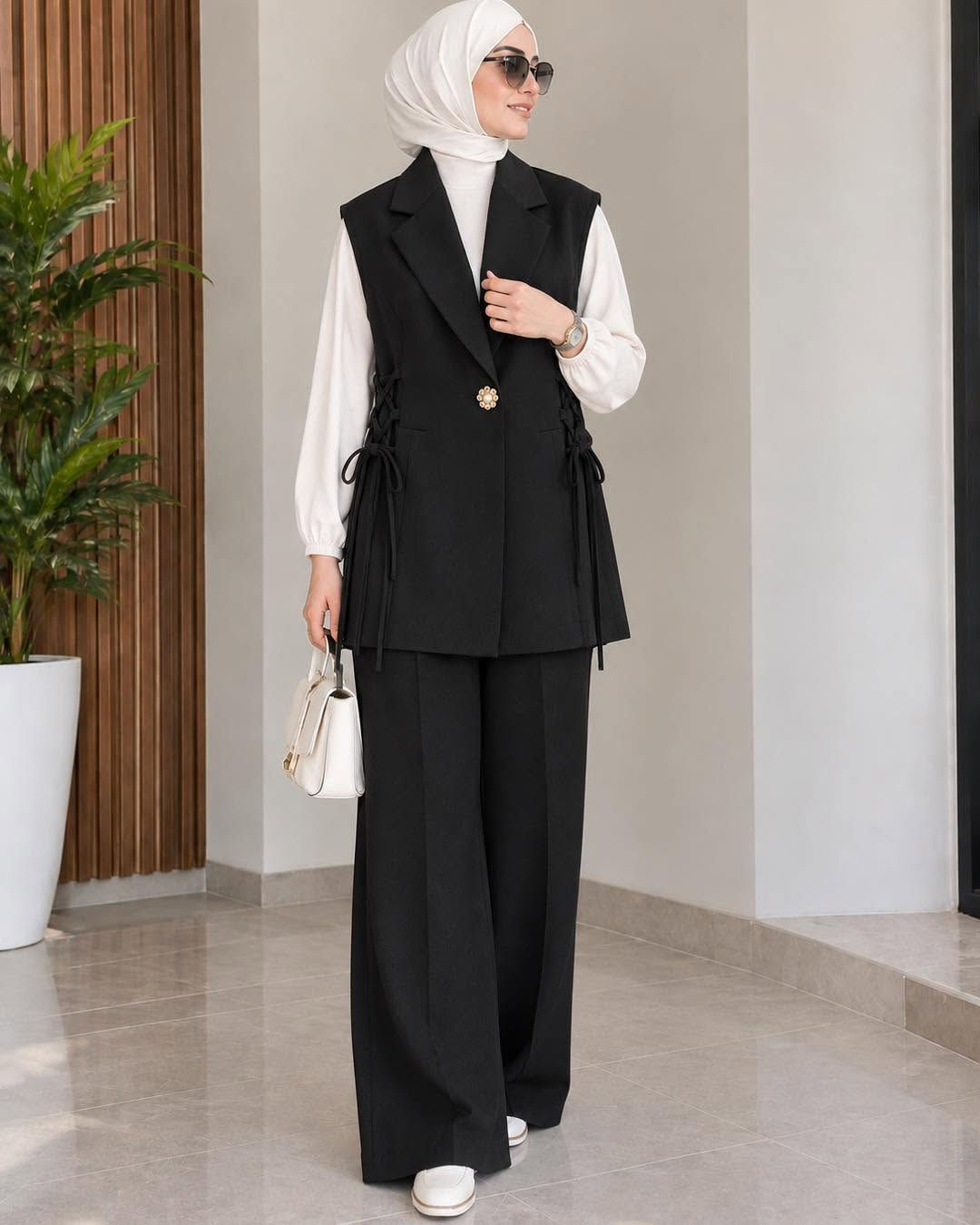 ✨ طقم يلك مبطن مع كيلوت ✨
🔥 السعر: 25 ألف فقط 🔥
📏 القياسات: من 38 لل 48
👗 متوفر بأكثر من 15 موديل مختلف
🧵 القماش: نيكول ميصوف — خامة مرتبة ومناسبة للّبس اليومي
📍 متوفر حالياً في الفرع الأول والثا
