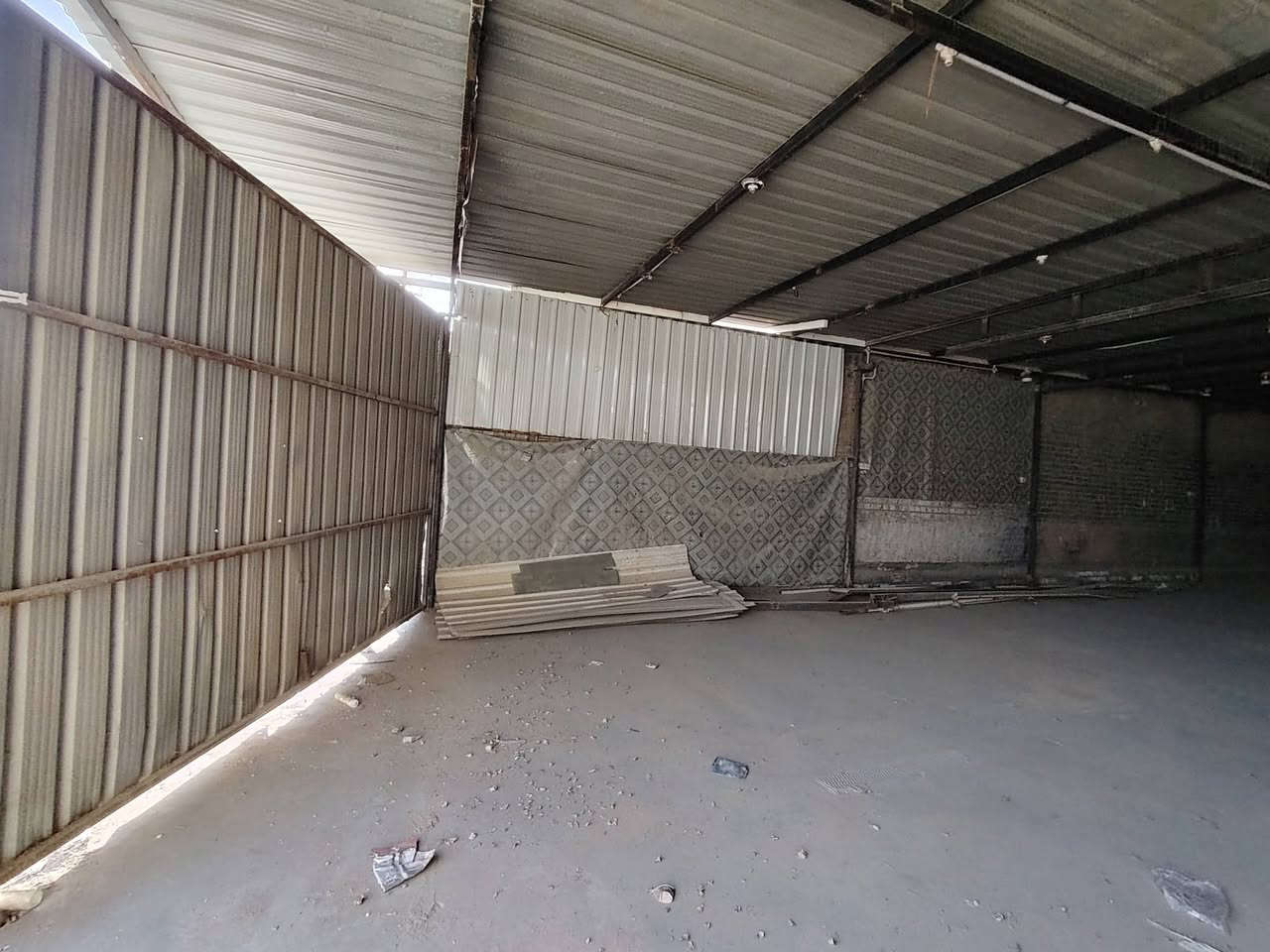 السلام عليكم
قمريه وباب كبيره للبيع.
مع التفصيخ
عنوان بغدا.د الشعب
***********
