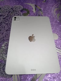 آيباد برو M5 • ٢٥٦ • مكفول