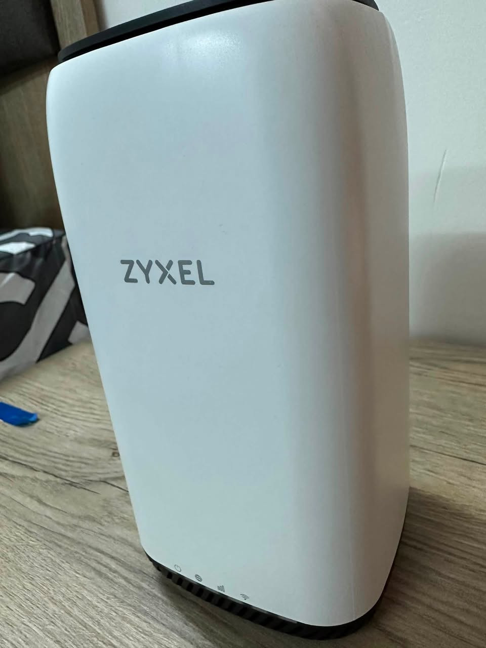 للبيع راوتر Zyxel NR5101 المعروف أصلي (يدعم 5G و WiFi 6)
المواصفات : شغال 5G و 4G بسرعة فائقة، مفتوح رسمي على كل الشبكات (آسيا، زين، كورك)، يدعم تقنية WiFi 6 ومنافذ كابل Gigabit LAN ومنافذ أنتينا خارجي.

 الحالة : نظيف حيل جديد واستخدام قليل فقط شهرين

كامل مع الكارتونه والمحولة الأصلي 

 السعر : [ 350 الف ]

 الموقع : [ كركوك ] ومتوفر توصيل

 للتواصل : خاص أو واتساب [ *********** ]

سبب البيع : توفر كيبل ضوئي بالمنطقة
