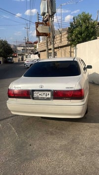 كراون • ٢٠٠٢ • رويال سالون