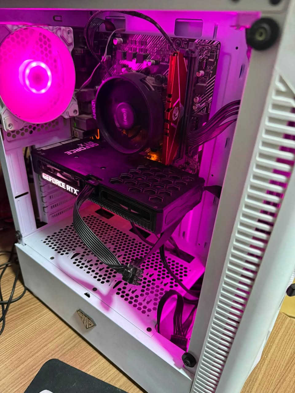 تجميعة للبيع
Ryzen 5 5500
B450 Prime 
Ram 32 3200 kingspec
Ssd 512 kingfast
Psu 500W deepcool
التجميعة متوفرة برامات 32 او 16بكيفك انت 
سعر التجميعة ويا رامات 16 
ب 860الف شامل التوصيل 
مع الرامات 32 930الف شامل التوصيل 
رقم الواتس 
***********
