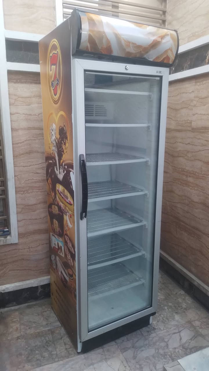 عارضة عمودية تجميد...
تجميد وليست تبريد...
نظيفة اخت الجديدة...تجميدها فووول 
بلادية مداخلة تصليح
ب ٤٠٠  الف
بغداد الشعب ***********
الشراي يتصل واتساب او رصيد...
اتصال فقط
