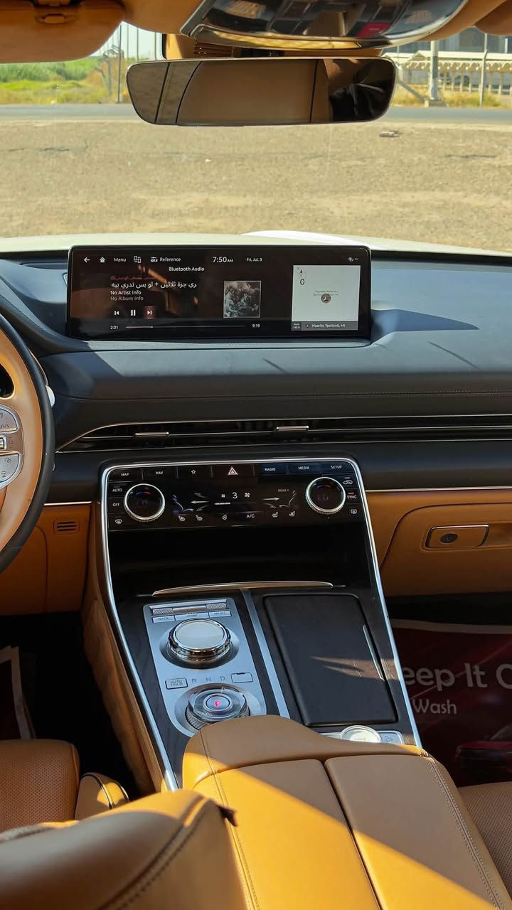 ‏GV80 2023 PRESTIGE V6
📌 محرك السيارة :  3500 TWIN TURBO V6 
📌كير السيارة ZF الماني ٨ سرعات

📌عداد السيارة: مستوردة بعداد ٢٣ الف ميل وحالياً 34 ونص قابل للزيادة يعني بلعراق فقط ماشيه 12 الف ميل.
📌ابرز المواصفات:
السيارة فول مواصفات سبورت برستيج،داخل جملي مميز،عداد 3D بلكامل جميع مقاعد السيارة كهرباء،المقاعد الأمامية تدفئة وتبريد وكهرباء مع خاصية المساج للسائق،سقف السيارة مصنوع من ال كنتارا،مقاعد السيارة من جلد النابا على شكل بقلاوة،جميع ابواب السيارة كهرباء(شفط)ويل بقياس ٢٢ انج مع تاير مشلن بلادي،بردات خلفية كهربائية،الجام مدبل،نظام صوتي من ١٧ سماعة،٦ حساسات اماميه،٦ حساسات خلفية،اوتو بارك،تقديم وترجيع السيارة عن طريق الريمونت،تشغيل عن بعد،فرملة طوارئ،وسياقة شبة ذاتية،تحذيرات جانبيه،خروج عن المسار،رادارات اماميه وجانبية وخلفية،المرآة الجانبية معتمة مع خاصية الطي وتحتوي على خاصية التسخين،المقود  كهرباء مع تدفئة  للمقود،شاشه وسطيه حجم ١٤.٥ انج ،خزن ميموري للسائق وباقي مواصفات السيارة ما تخلص 
📌تحتوي السيارة على مفتاح(بصمة) عدد 2 
📌حادث السيارة:جاملغ امامي ايمن  مبدل نفس اللون وحافة البنيد صبغ  شرط البنيد ما مفتوح
📌حالة السيارة: بوضع الوكالة السيارة عليها سيرفس كامل مكمل  ما تصرف عليها ربع دينار حتى زيت المكينة مبدل ادنول الماني وكذلك جميع فلات السيارة محرك وتبريد ودهن مبدلات السيارة على اخر حبة
📌ايرباك: ستيرن ورجل فقط علماً تم استبدال الأيرباك  بواحد ثاني اصلي وكالة راجعة سستم   كبسولة جديدة مو تلزيك 
📌الرقم: بغداد حرة مرقم كامل وبأسمي مع هزة جديدة تحويل ثاني يوم 
📌رقم الشاصي: KMUHCESC0PU124008

تفاصيل اكثر :*********** المحامي مصطفى الهاشمي

نص مكتوب في الصور:
- SPORT PRESTIGR
- Saif. f90c
- Saif.f90c
- 3.5T
