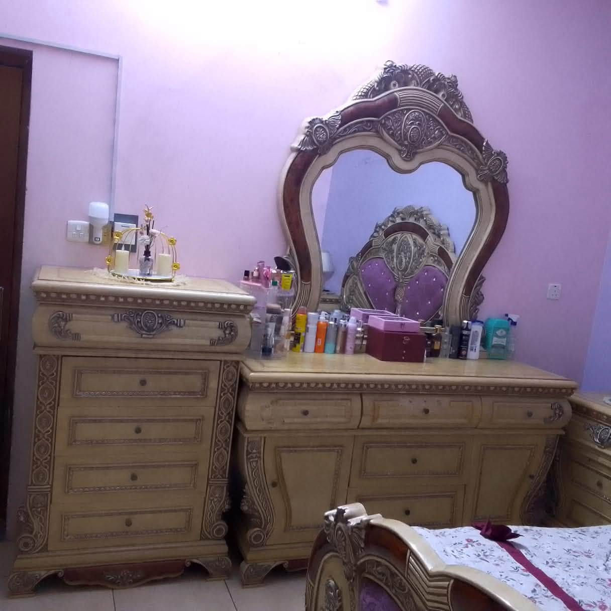 غرفه نوم تركي مستعمله نظيفه للبيع مكانه بغداد للاستفسار الاتصال على*********** مكلف بالنشرسعره 450 @
