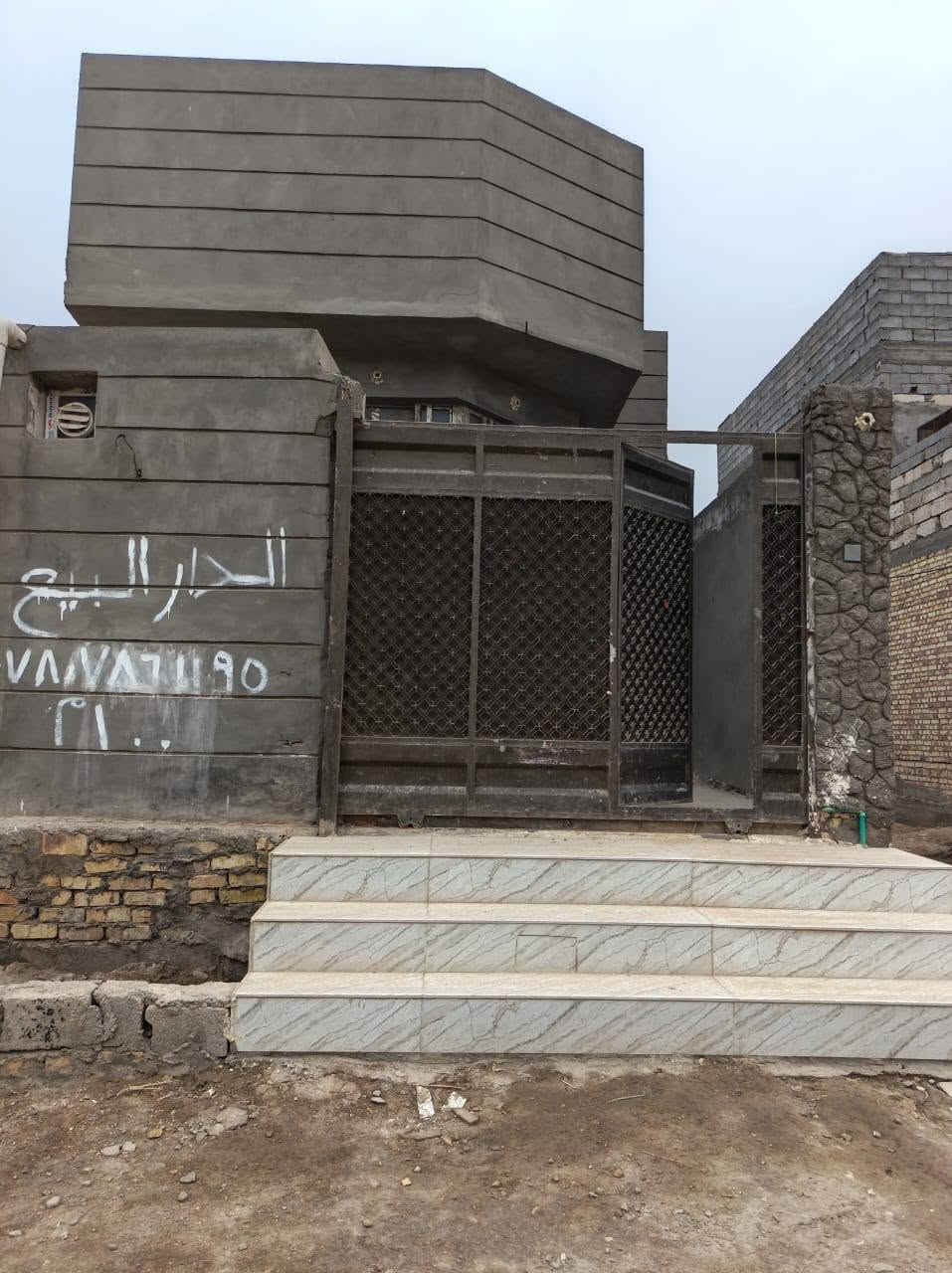 محرم عيشه • ١٠٠م • طابقين