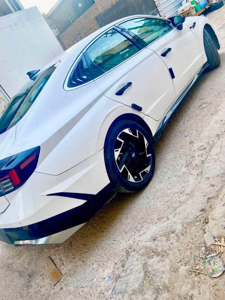 سوناتا 2024 sel
🔶 محرك 2500 تنفس طبيعي
🔶كير تعليگ 8نمر 
🔶شفتات سرعة - قيادة ذاتية -ماشية 32mile
🔶مانع انزلاق - اوتو هولد 
🔶حساسات امامي وخلفي -رادار امامي 
🔶رقم بغداد بأسمي تحويل ثاني يوم
🔶 ضرر بنيد وجاملغ صبغ وجاملغ لاخ بارد واكو كم طخة متبين الة بلشوف واكو رصعيتن صغار بلقمارة من امريكا ايرباك دركة وبردة وراجع سستم
🔶عليها كت كامل اسود يدات وسكوبات وقبغ بانزين ومري 
🔶كشنات كهرباء وتدفتئة وجلد لون فيروزي 
🔶محرك كير شاصي لغد مكفولة 
🔶بغداد الكرادة 
***********
عليها غرامات مليون ينزل من سعرها
وكل تفاصيل بلصور 
سعرها 168$ بيها مجال بسيط مستعجل على بيع بغداد, العراق
