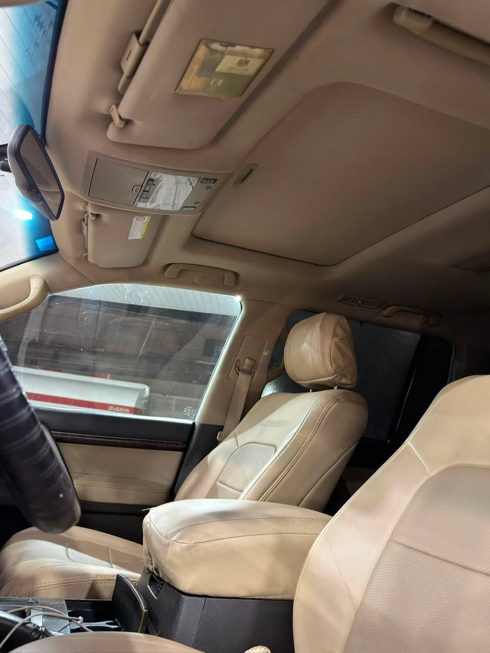 السلام عليكم 
لاندكروزر VXR 2009 V8 رقم بغداد باسمي فول مواصفات 
السيارة جاهزة من كلشي ومابيها اي نقص السيارة بيها كم قطعة صبغ بدون ضربة مكاني البصرة 

 للاستفسار ***********
