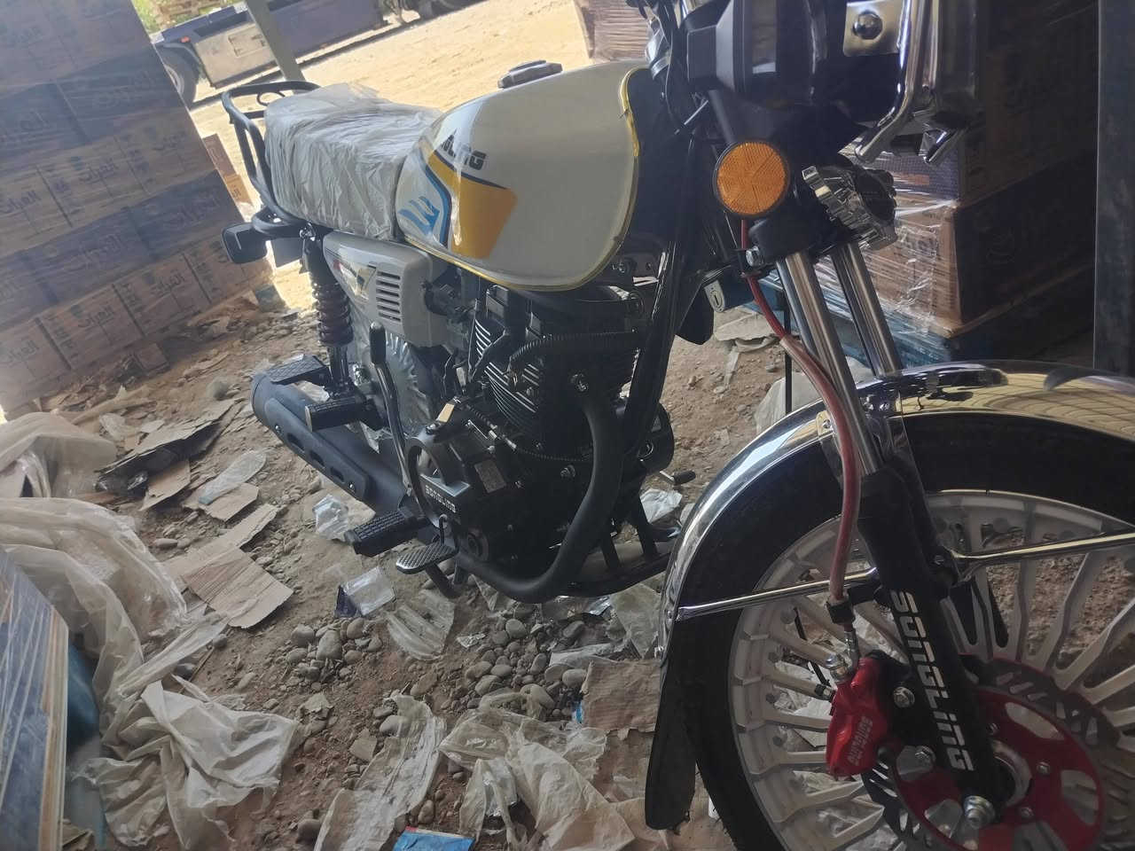 السلام عليكم دراجه للبيع موديل 26 زيرو مفوله بصمه بس سعر 900 مكان ديال المقداديه ***********
