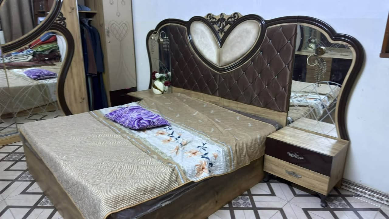 غرفة نوم ضخمة تكمة للبيع 
تركي نظافة 80‎%‎ كاملة كل غراضها تحتاج فقط سچة مال سلايت
سعرها 475 الف 
مكاني بغداد الحسينية مجاور دائرة المرور 
***********
