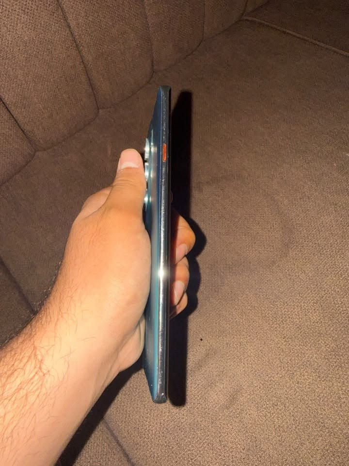 جهاز تكنو ٤٠ برو فايف جي جهاز حيل نضيف ادفع سعر عجبني ابيعك بدون ملحقات واذا احو معارض ايباد هم اعارض *********** واتساب م/جهاز بس دكمه مال طفي ولتشغل واكعه ومعوضهابوحده 
 سوده فقط
