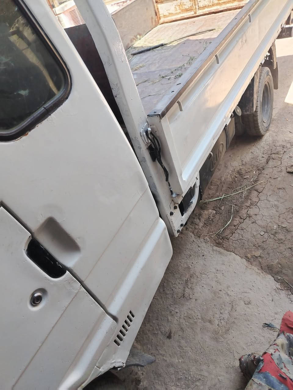 السلام عليكم ورحمة الله 000كيا بنكو موديل 96  رقم بغداد السنويه نافذه والشاصي شعار السعر 50 للاتصال ***********

