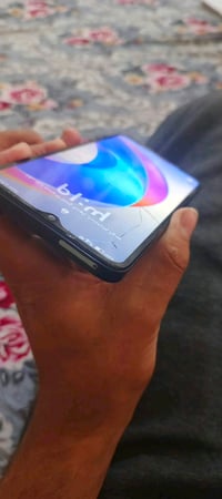 هونر اكس ٥بلس بي فطور مثل ما موضح بالصورة سعرة ٤٥الف قفل