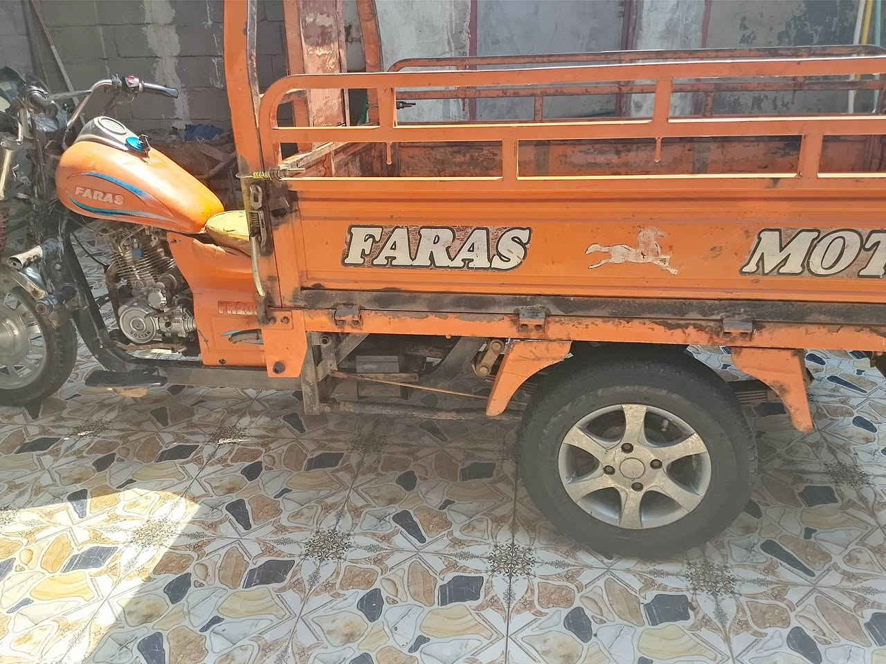 سلام عليكم ستوتة للبيع اوراق كاملة وكيلة الحيدري سعرة مليون ونص موديل 2018 المكان ميسان ابو رمانة الاستفسار اتصل علة رقم الهاتف *********** بس لايت عوزة فقط
