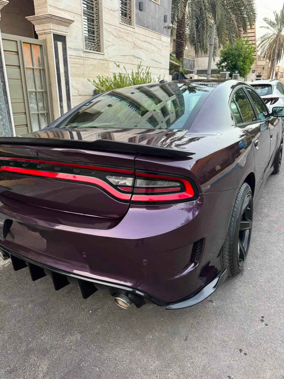 لام عليكم دوج چارچر موديل 2022 الون بنفسجي ماشيه 50800 كيلو مواصفات SXT  محرك 3600 vvtكامره حساس كشن كهرباء شاشه تحكم ستيرن كير 8 نمره بصمه تشغيل عن بعد  تبريد قطعتين ثلج سياره كلها بلاديه جديده جدا حادثها خلفي كلش بسيط بدون ايرباك وتحديث بنيد ودعاميات GT 
رقم بغداد 11 بسمي تحويل مباشر 
مكان سياره بغداد 
سعر 260 بيها مجال 
غير متواجد فيسبوك 
اتصل ***********
@إشارة
