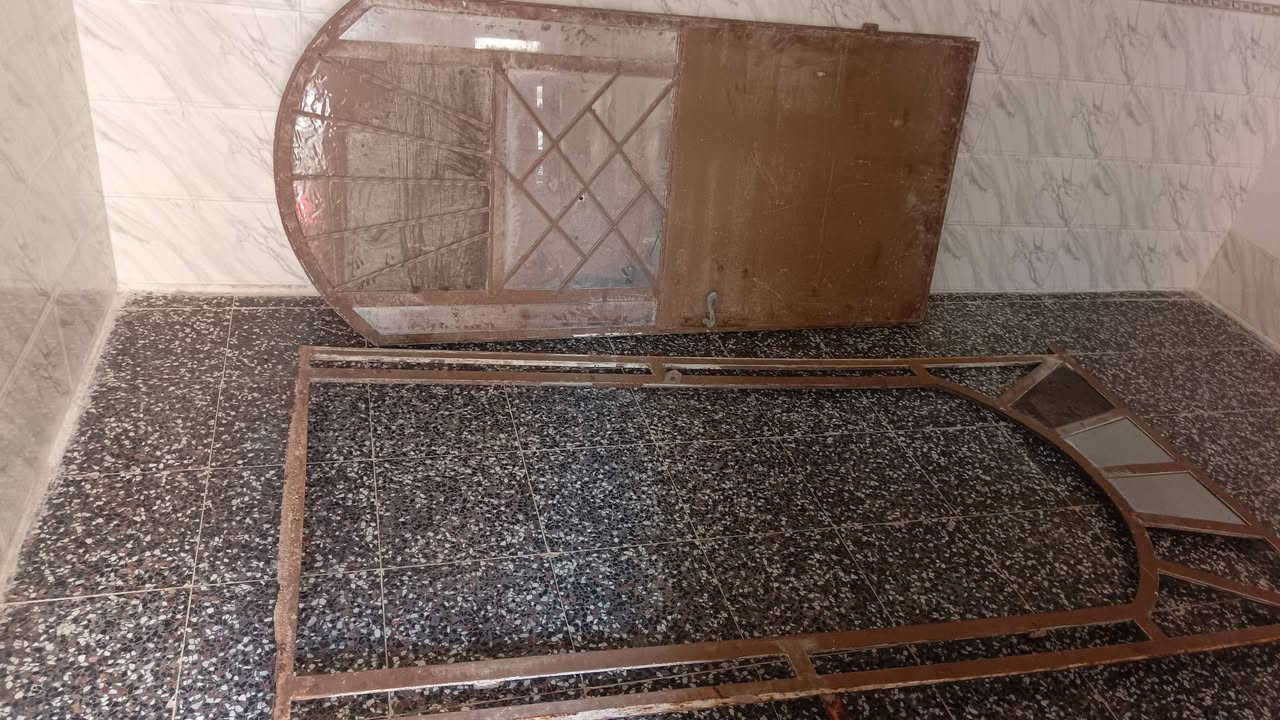 باب مدخل كليدور العرض ١٣٠
طول ٣ يسرة مكان بغداد مدينة الصدر السعر ١٠٠
*********** تزكام ثقيل
