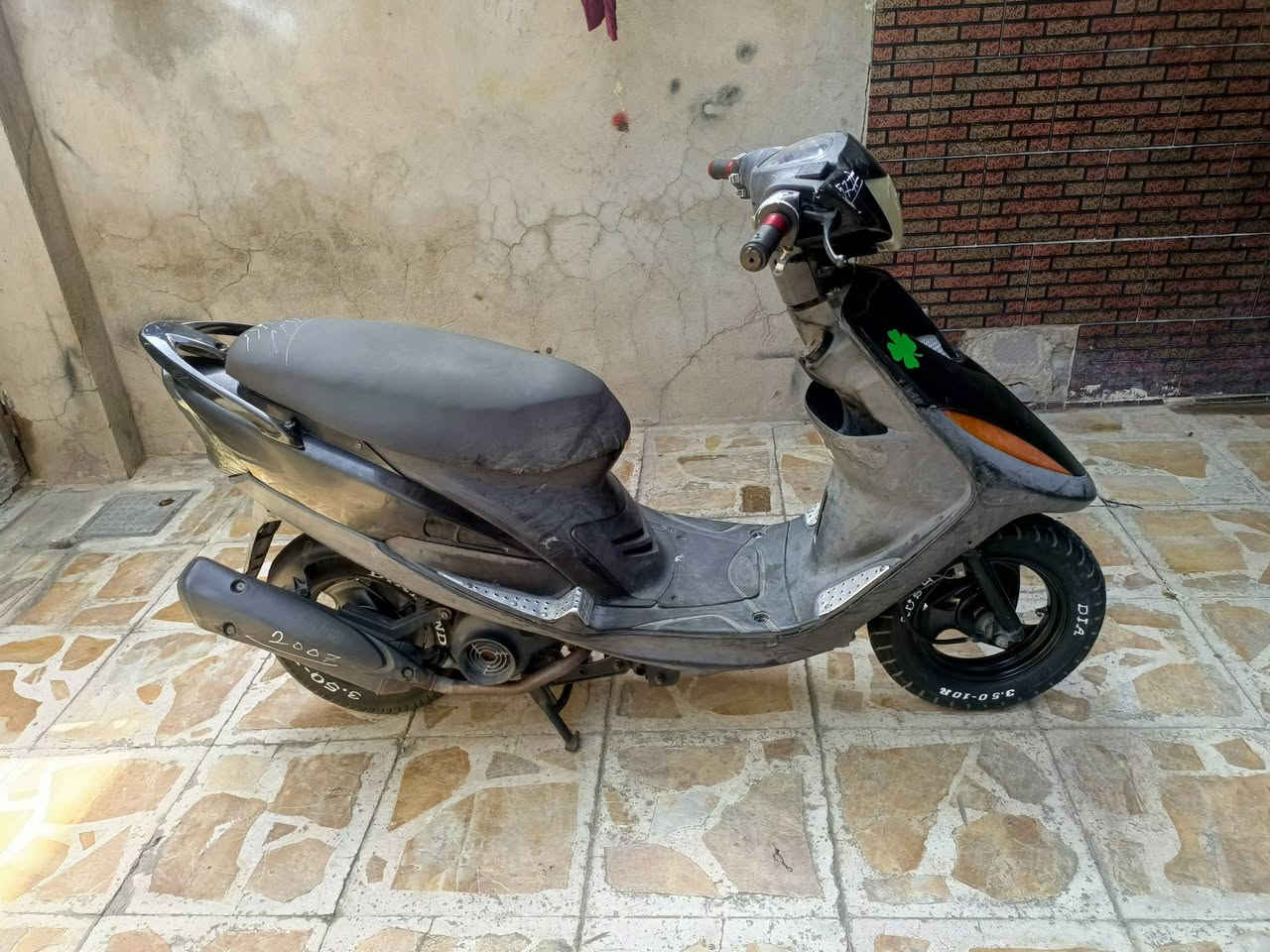 ماكس عدله شلعه ومعدل شاير سكنات لايت ثلجي نشره رماش بريكات خلفي ومامي شغالات دراجه ما بيها اي نقص كامله مكمله كفرات 4 ولفات مكينه 49 كفاله نضوح تبخير تنقيص كامله من تاير للتاير سعر 600 مكاني الحسينيه مال راشديه بغداد ***********
