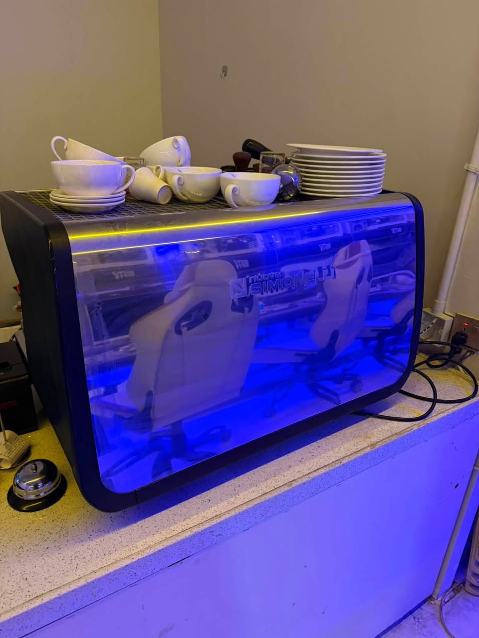 ☕️ للبيع ماكينة باريستا إسبريسو احترافية Nuova Simonelli Appia Life – 2 Group 🇮🇹

ماكينة Nuova Simonelli Appia Life الإيطالية، من أشهر الماكينات التجارية المستخدمة في الكافيهات والمطاعم والمشاريع الاحترافية، وتتميز بالقوة والثبات في الأداء.

🔹 الموديل: Appia Life
🔹 الماركة: Nuova Simonelli 🇮🇹
🔹 2 Group للعمل المتزامن
🔹 نظام Volumetric / Automatic
🔹 2 عصا بخار احترافية
🔹 2 مخرج ماء ساخن
🔹 مناسبة للكافيهات والمطاعم ومحلات القهوة
🔹 تتحمل ضغط العمل اليومي العالي
🔹 تصميم احترافي ومتين
🔹 الماكينة مستعملة ولكن بحالة ممتازة جدًا وجاهزة للعمل مباشرة بدون أي مشاكل

✨ جاهزة للتشغيل الفوري، مناسبة لمن يريد ماكينة أصلية قوية من ماركة إيطالية معروفة وموثوقة في عالم القهوة، وتعتبر خيار مثالي للمشاريع الجديدة أو التوسعة.

💰 السعر: 3,600,000 د.ع (قابل للتفاوض البسيط)

📍 الموقع: بغداد – زيونة
📞 للتواصل: ***********

📣 للاستفسار أو المعاينة يرجى الاتصال مباشرة أو مراسلتنا على الرقم أعلاه
🚀 لا تفوت الفرصة – ماكينة احترافية جاهزة للعمل فورًا!

Nuova Simonelli Appia Life 🇮🇹
قوة وثبات وجودة للمشاريع الاحترافية ☕️
