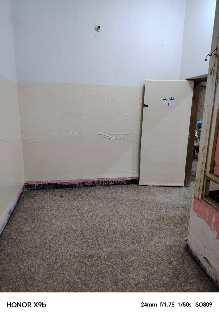 يوجد لدينا
شقه للايجار أرضية صغيرة مال عائلة نفرين

غرفة مطبخ مجمع صحيات

سعر الاجار 160 الف

الماء والكهرباء والانترنت واصل علينا

حله حي المهندسين قرب مركز تأهيل الجرحى
للاستفسار الاتصال على الرقم ***********
مراجعة مكتب ابو رقية للعقارات
