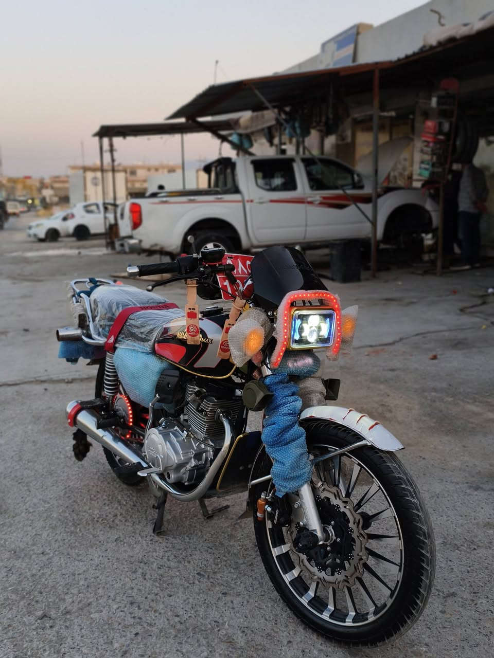 🔥 بۆ فروشتنی خێرا - Namipro Honza 200cc 🔥

​زانیارییە سەرەکییەکان:

​جۆر: Namipro Honza 200cc

​مۆدێل: 2025 (پێنج گێڕ)

​بەڵگەنامە: مەنەفێست (4 سوچی بیلادی لەگەڵدایە)

​شوێن: سلێمانی - هوانه

​تایبەتمەندی و مەرجەکان:

​گێڕ و مەکینە: بەشەرت، کەپسە و سپانە بەرنەکەوتووە وەک سەعات ✔️

​شانسی: بەشەرت (بێ درز، بێ لەحیم، بێ تەقیوی و تەواو ڕاست) ✔️

​کارەبایی: کامڵ بەشەرت، گێچی ئەلیکترۆنی ✔️

​ئیشکردن: سلف و هندل وەک سەعات بەشەرت ✔️

​دۆخی گشتی: کامڵ سەنتەر و جایز ✈️، کامڵ جوانکاری بۆ کراوە و برغو بۆ برغو بێ نوقسانییە ✔️

ماشاءاللە لەقوەتی مەکینە 🌹

جوتێک مکەبەرەی تازە سەوت خۆش🌹

تازە ڕۆنی بۆگۆڕاوە 🌹

جوتێک هۆڕن پاپ مەزبوت🌹

ماڵی دۆستە تەقەو ڕەقەی نیە✔

سفرە یەک دەست
نرخ: 830هەزار (قفڵ)💰💸

📞 پەیوەندی***********

​Tb.تێبینی: تکایە بڵندگۆ یان پەیام پێشتر بە جوانی بخوێنەرەوە، ماتۆڕەکە هیچی کەم نییە و بۆ عەیب و عارمعامەلە تەلەفۆن مەکە.
