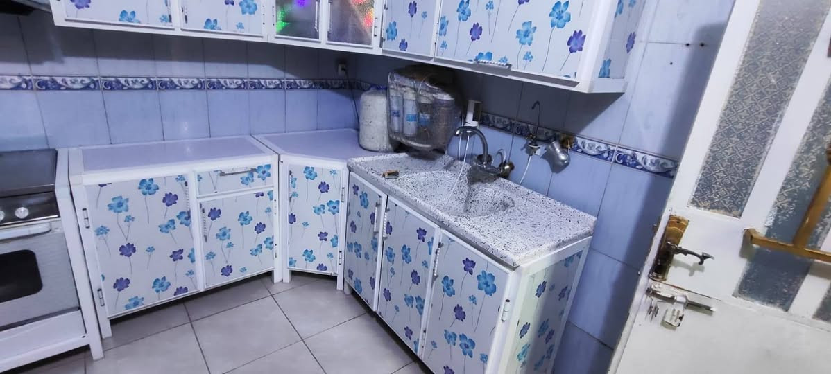 كاونتر للبيع تزكاام درجه اولى وياه طباخ وشافطه سنك مرمر كرانيت انه مكلف الشراي يتصل *********** عنوانه ابو رمانه عمارة, ميسان
