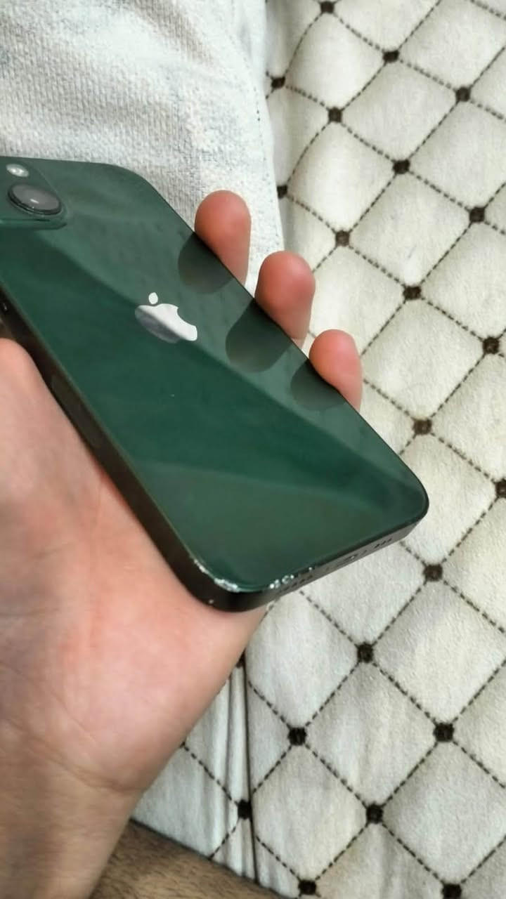 آيفون13عادي 
ذاكره 128
بطاريه75 
جهاز ما مبدل بي اي قطعه فقط طگه  بالإطار 

سعر٣٥٠ وبي مجال 
ناصريه  
***********

نص مكتوب في الصور:
- حالة البطارية والشحن رسالة مهمة حول البطارية حالة بطاريتك متدنية جدًا. يمكن أن يبدل أحد مزودي خدمة Apple المعتمدين البطارية لاستعادة الأداء والطاقة القصويين. العثور على خيارات الخدمة... الحد الأقصى للقدرة ٧٥٪ هذا قياس لقدرة البطارية مقارنة بقدرتها عندما كانت جديدة. قد تتسبب القدرة المنخفضة بتقليل ساعات الاستخدام بين عملية الشحن والأخرى. أقصى قدرة للأداء ستساعد الأنظمة المضمنة في النظام والمكونات في تخفيف آثار الأداء التي قد تلاحظها أثناء التقدم الكيميائي في عمر بطارية iPhone. شحن البطارية المحسن للحد من استنزاف عمر البطارية، يتعلم ال iPhone من عادات الشحن اليومية، بحيث ينتظر ولا يتجاوز ٨٠٪ حتى يحين موعد حاجتك إلى استخدامه.
